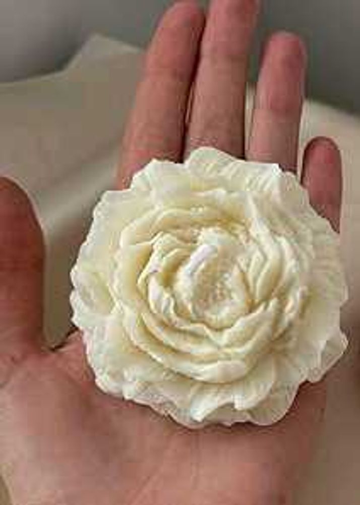 Rose Scented Decorative 2 Candles With Stand