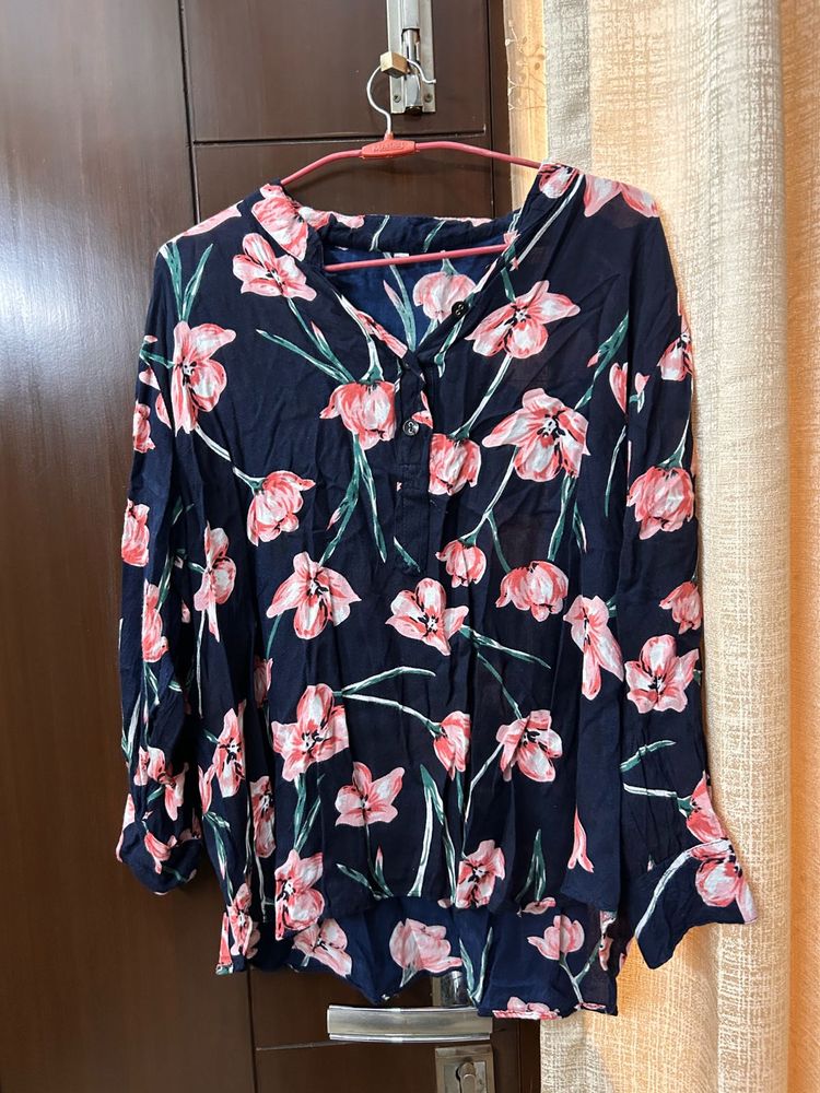 FLORAL TOP🌸