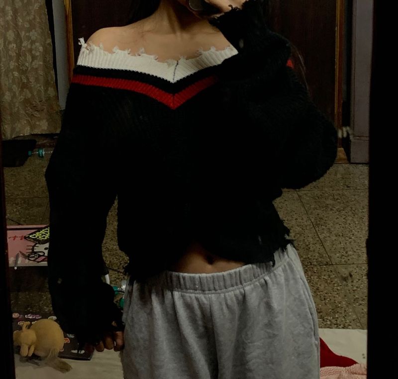 Knot-tie Off-Shoulder Sweater