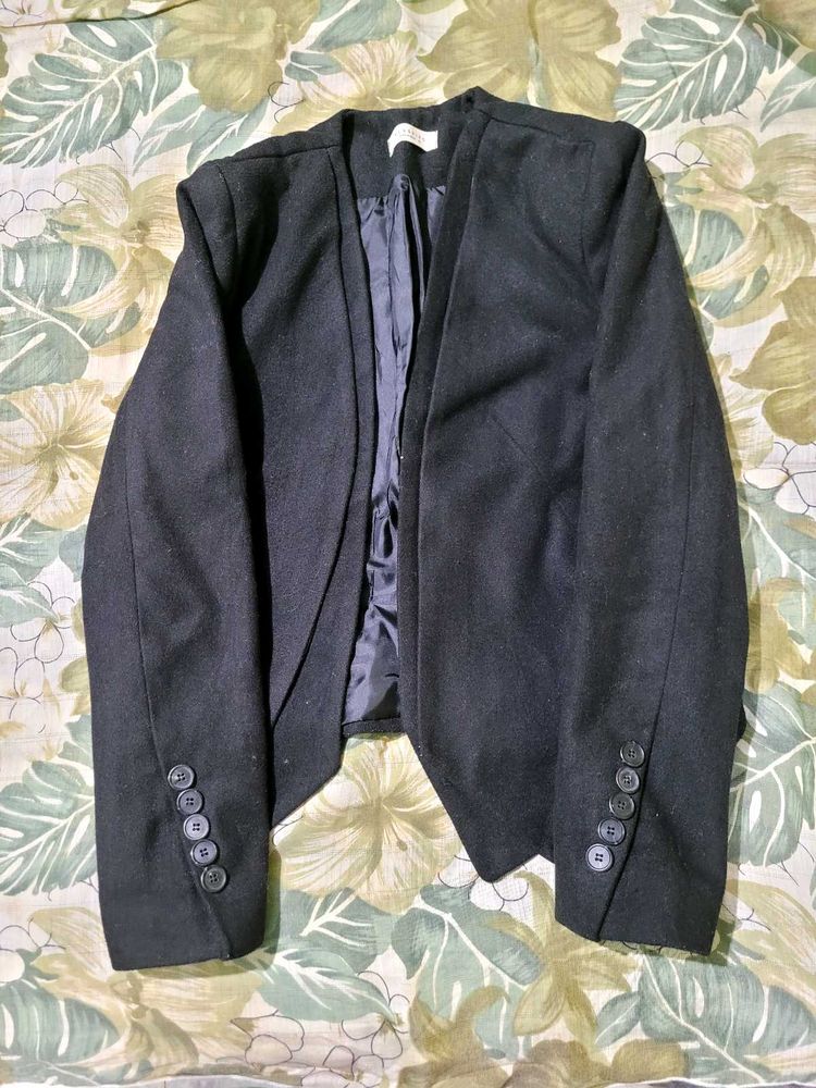 Trendy Black Crop Coat for Women