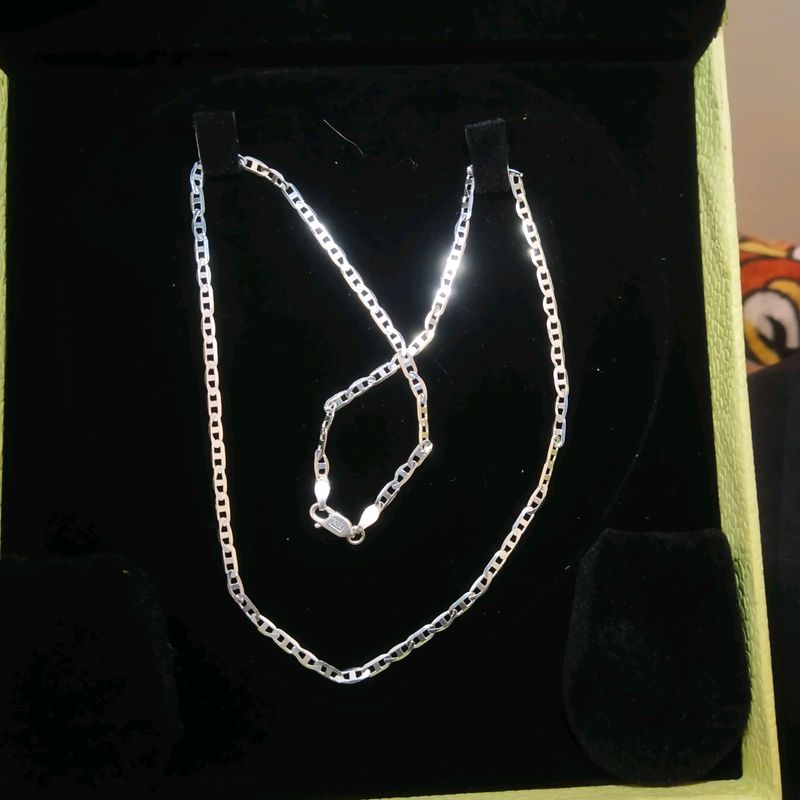 Pure 925 silver chain size 18 inch.
