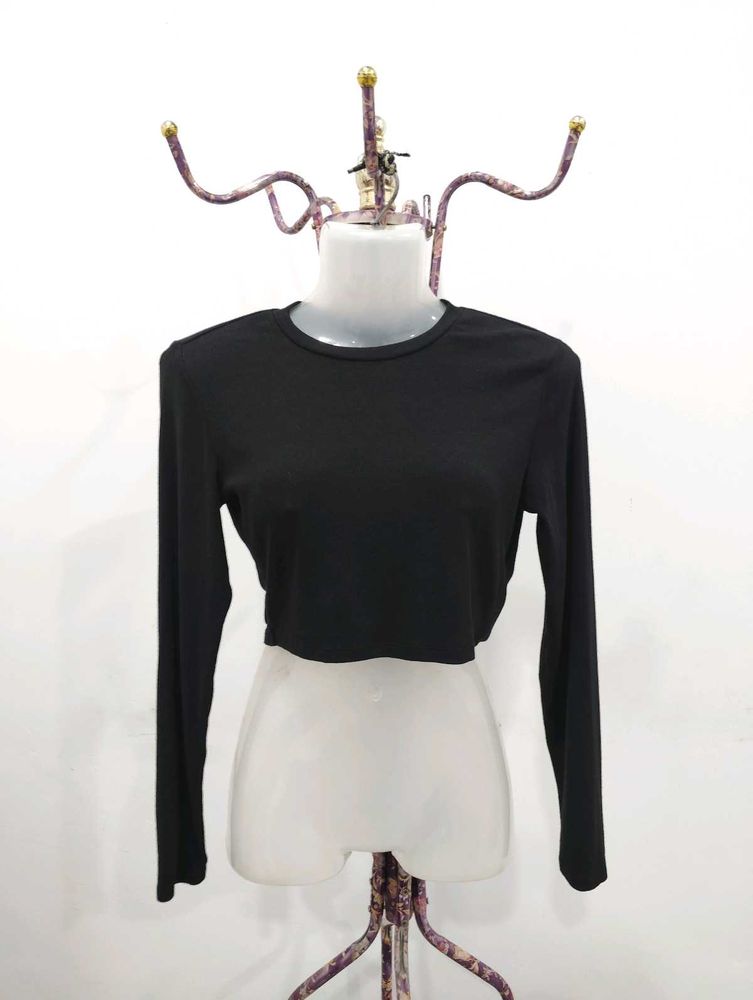 Black Long Sleeve Crop Top