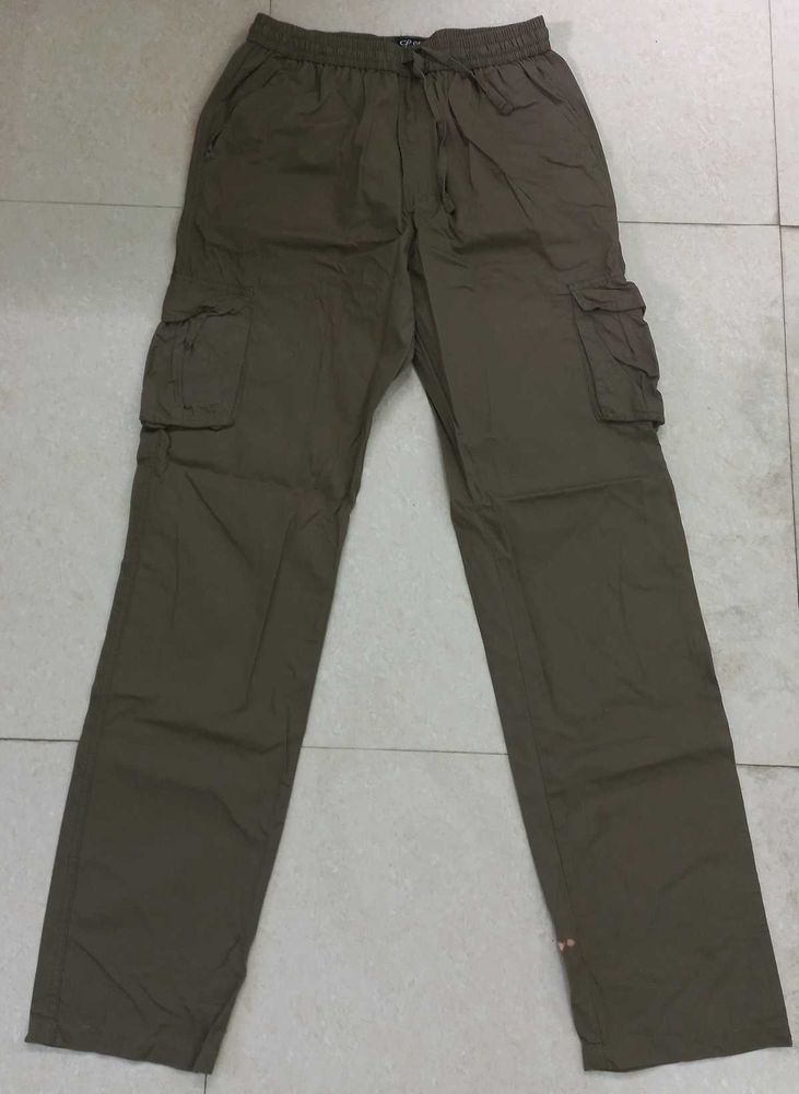 Olive Green Colour Cargo Pant 🟢