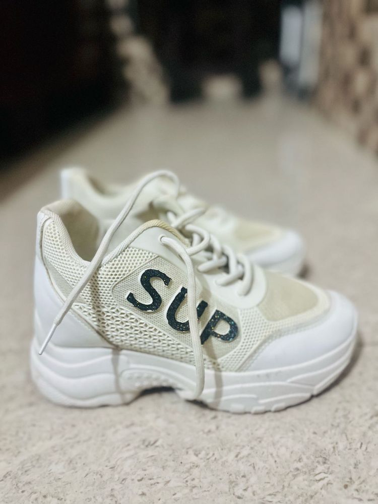White &#39;SUP&#39; Sneakers