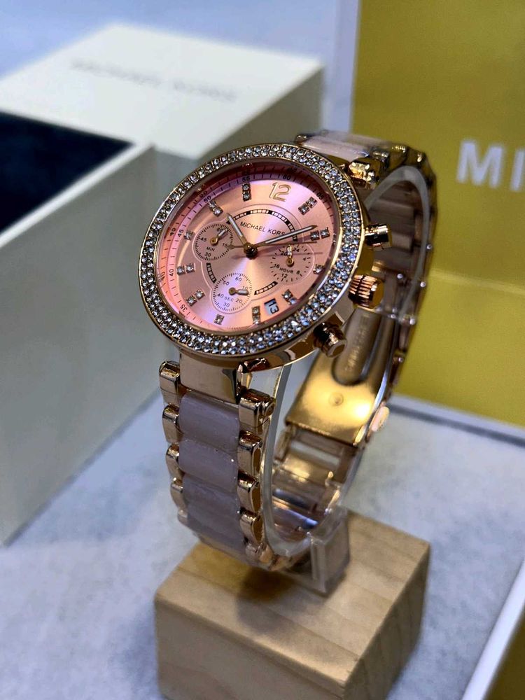 women watch negotiable