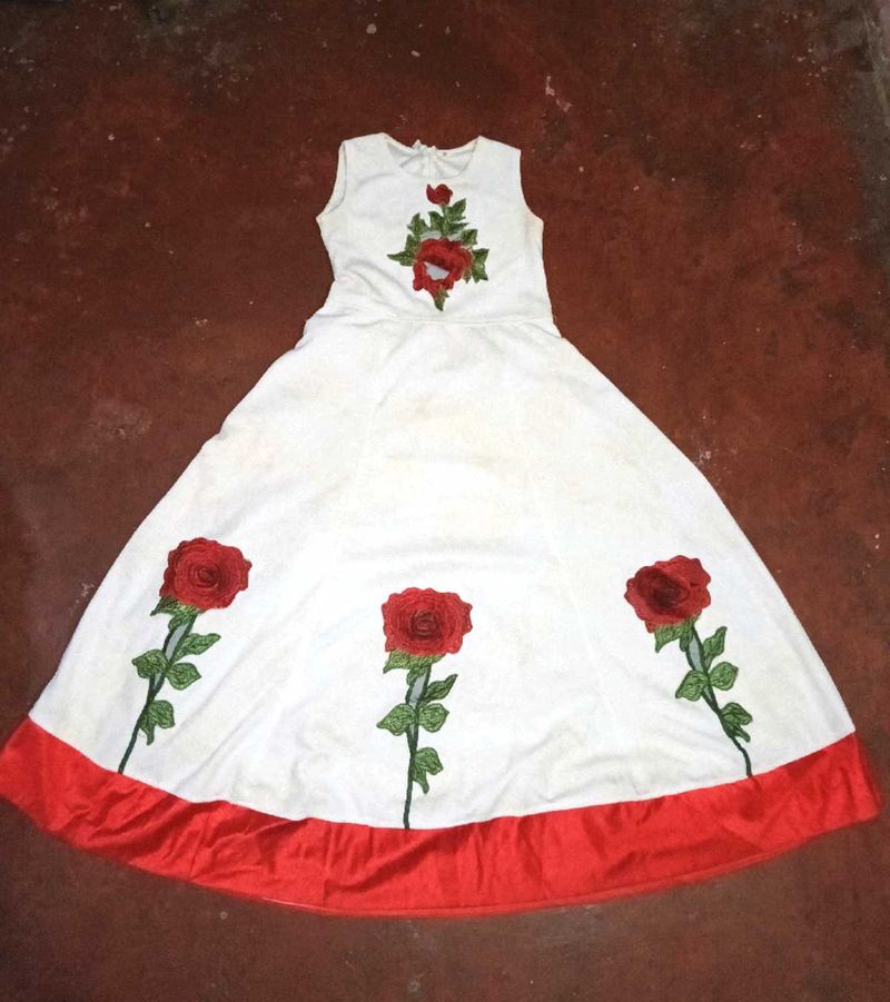 Cute White Dress with Roses