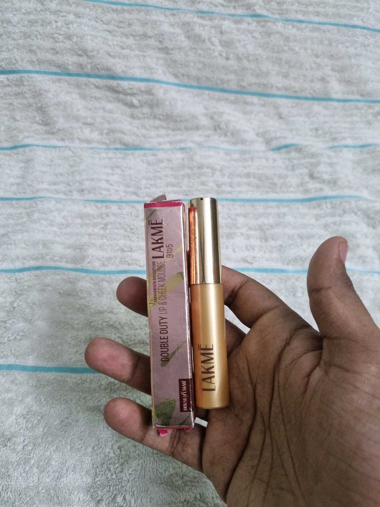 Lakme 9to5 Double Duty Lip &amp; Cheek Mousse