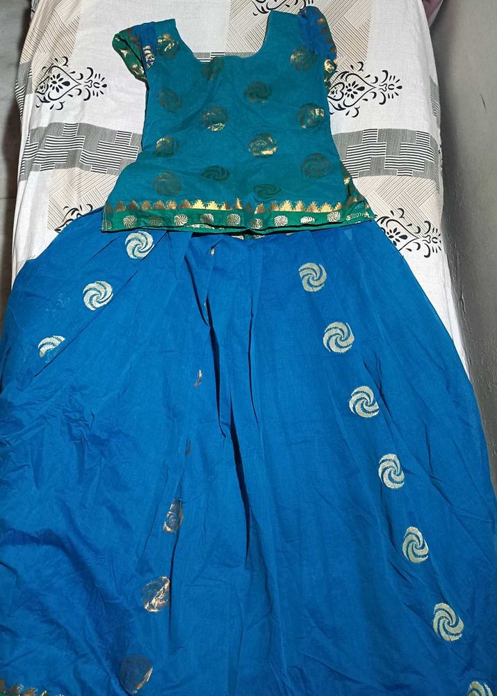 Girl&#39;s Ethnic Dress