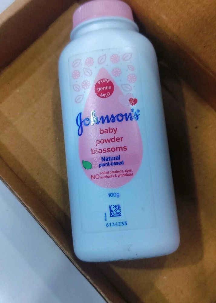 Johnson&#39;s Baby Powder Blossoms