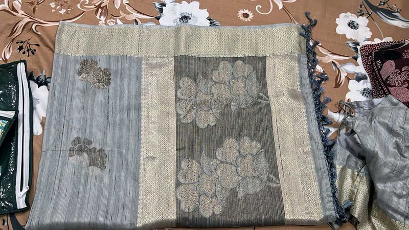 Elegant Grey Floral Saree