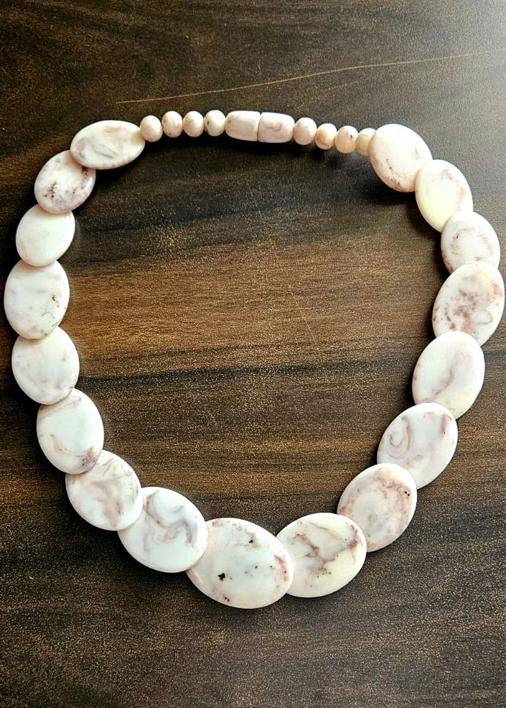 Trendy style beaded necklace