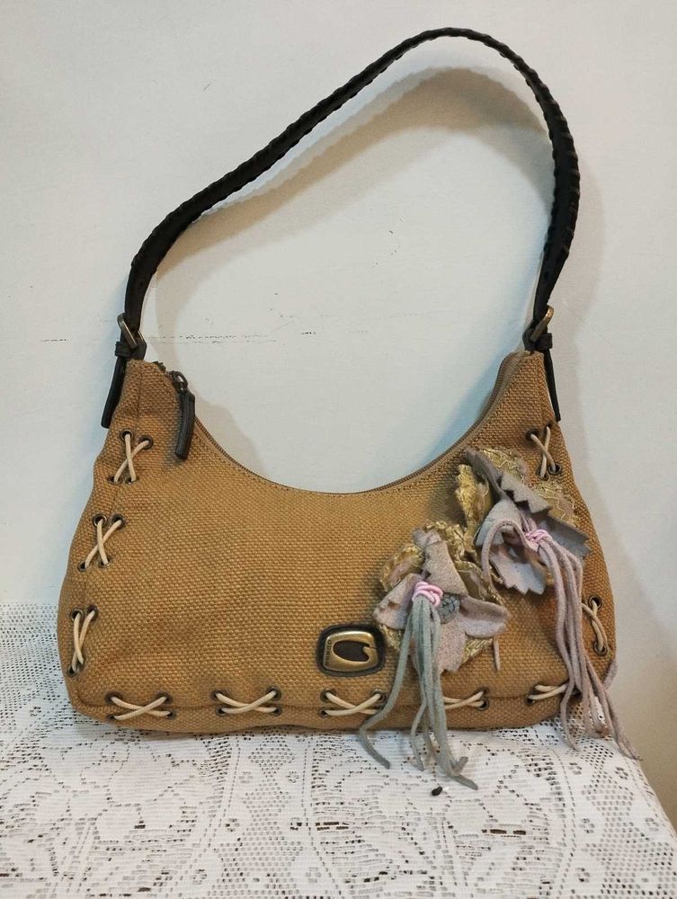 Guess Handbag💥