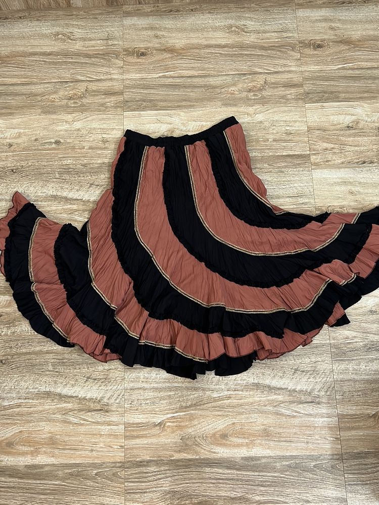 Skirt With Flares And Ruffles / Need To Replace The Elastic. So Giving A Discount . Waist 30- 35 Inches After Elastic Is Fitted