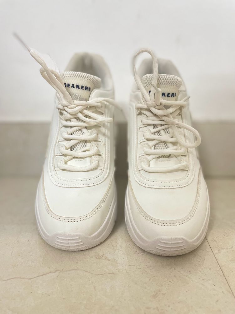 White Sport shoes
