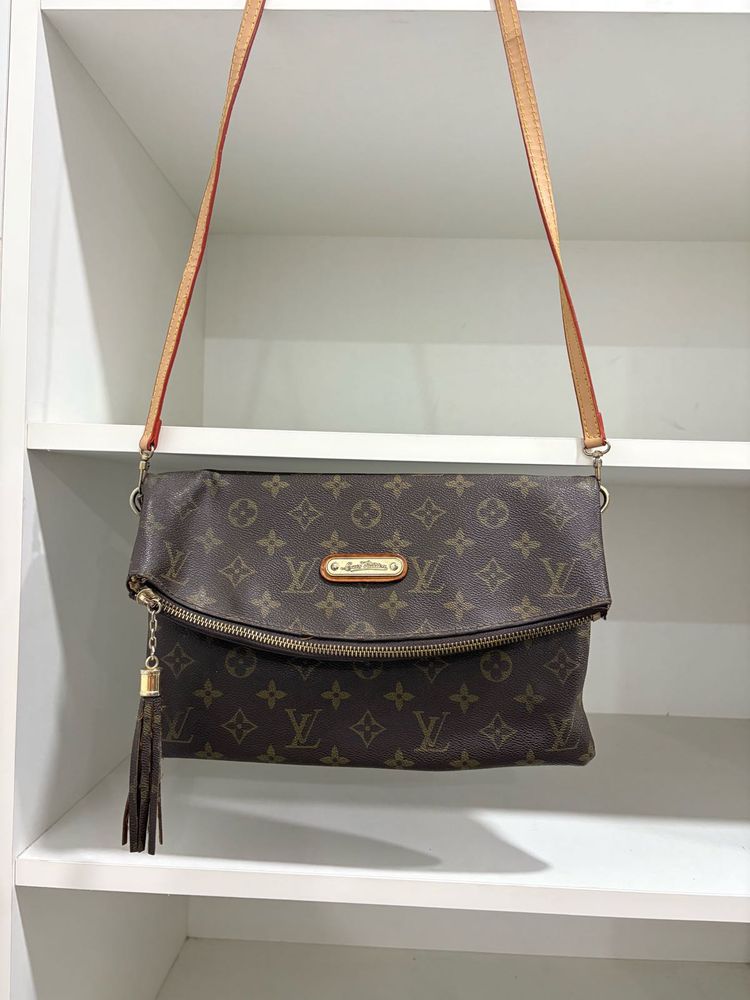 Louis Vuitton  Slingbag