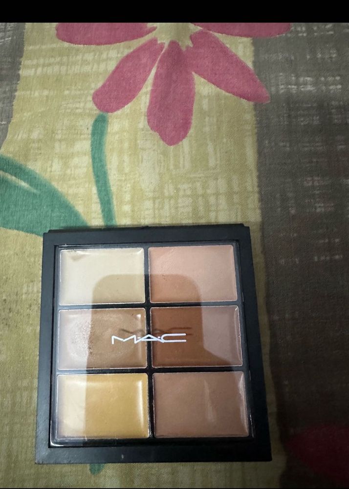 MAC Conceal &amp; Correct Pallete - Medium