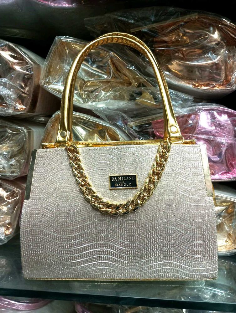 💥Elegant And Beautiful Handbag 👜