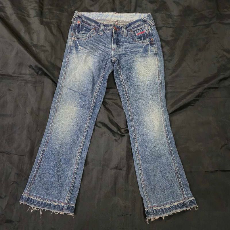 straight fit Y2K denim