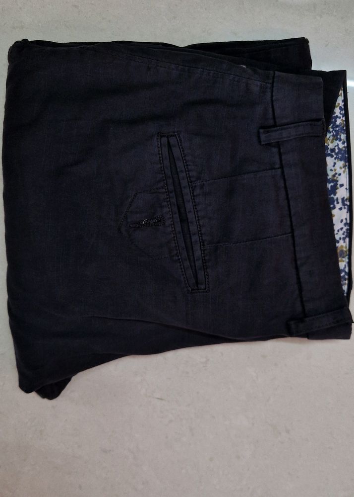 A Black Coloured Men&#39;s Wear Jeans Pant.