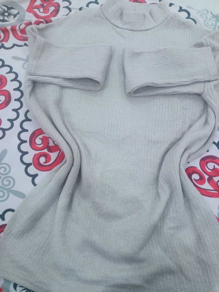 Off White shiny Sweater