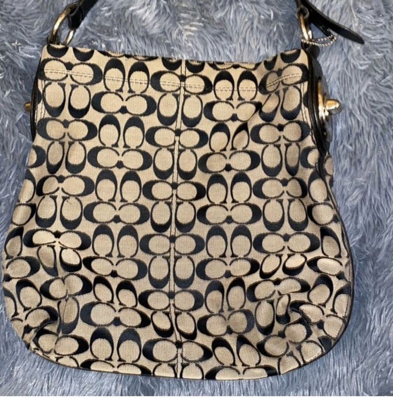 Coach Signature Hobo Bag With Crossbody
