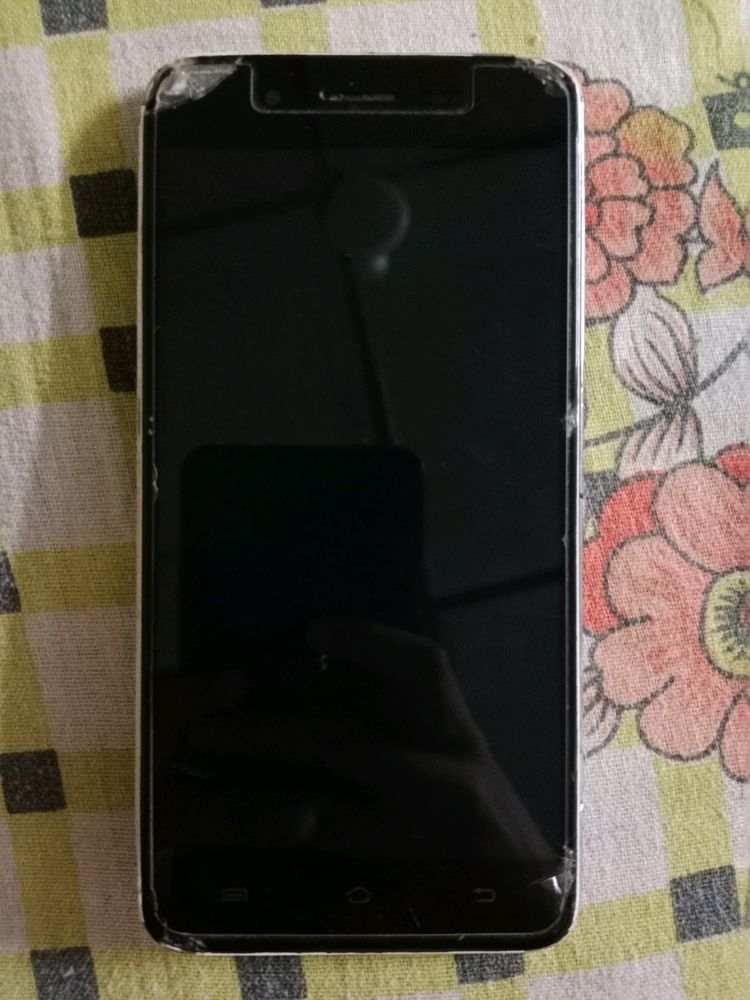 Vivo Y55L , Camera 8 mp , Battery 2650 mah , Processor Qualcomm Snapdragon 430 MSM8937 , Brand 1606