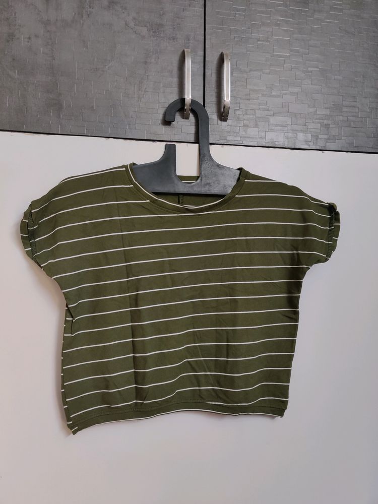 Green Colour Crop Top For Girls