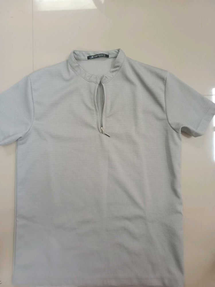 Gray Zip-Up Collar Short Sleeve Shirt