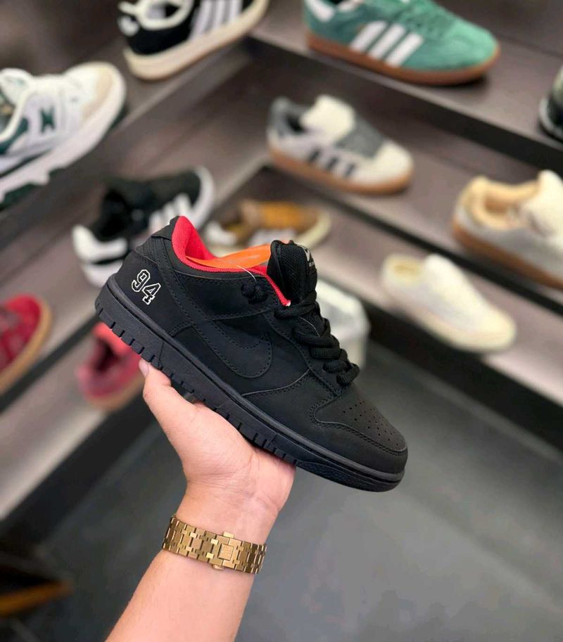 Nike Dunk Low '94 - Classic Style