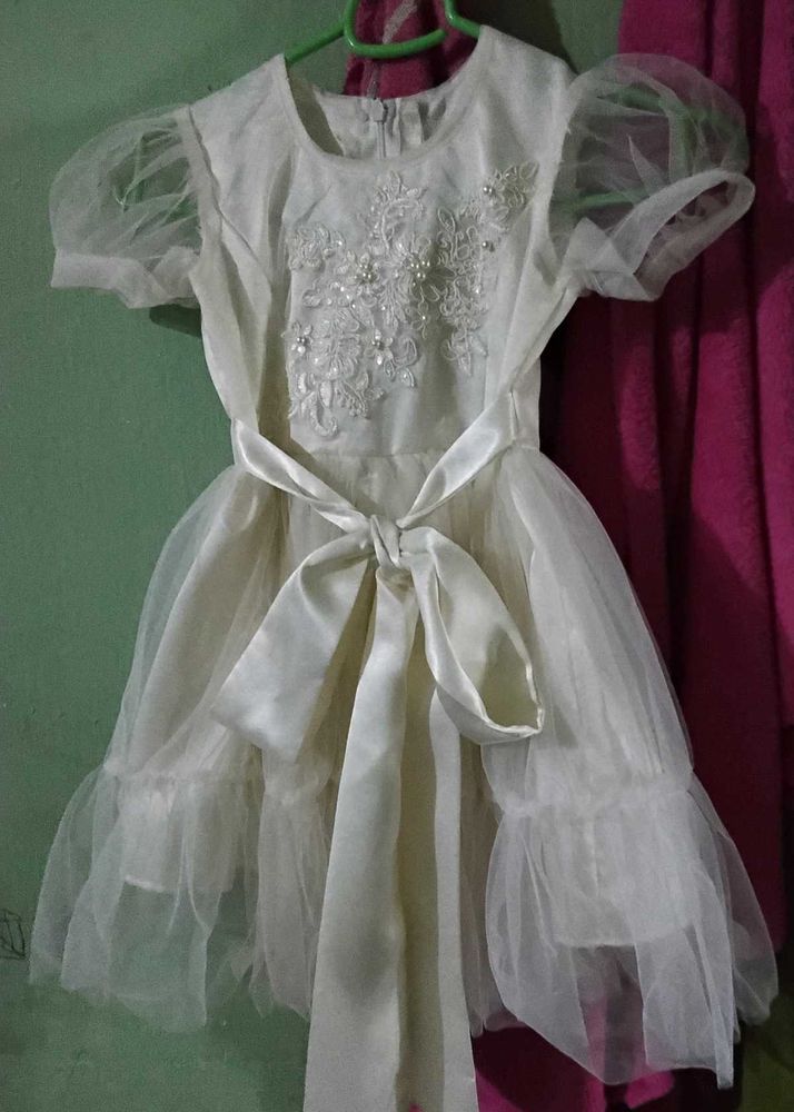 Elegant Girl&#39;s Dress