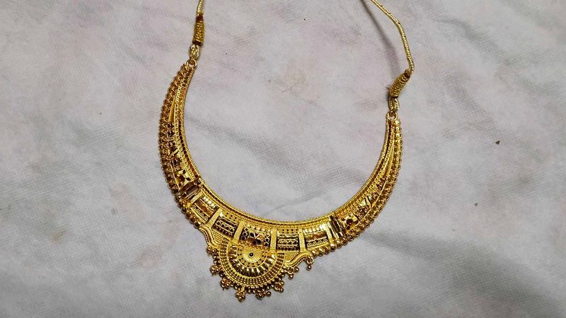 Elegant Gold-Tone Necklace