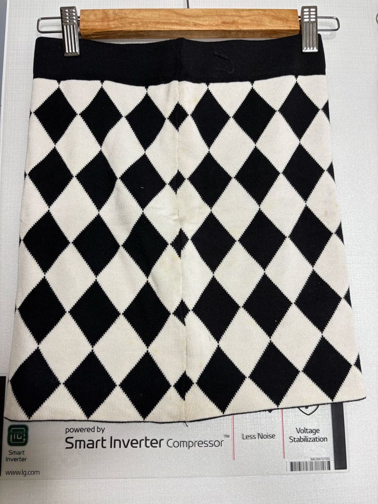 Chic Black &amp; White Mini Skirt from bangkok