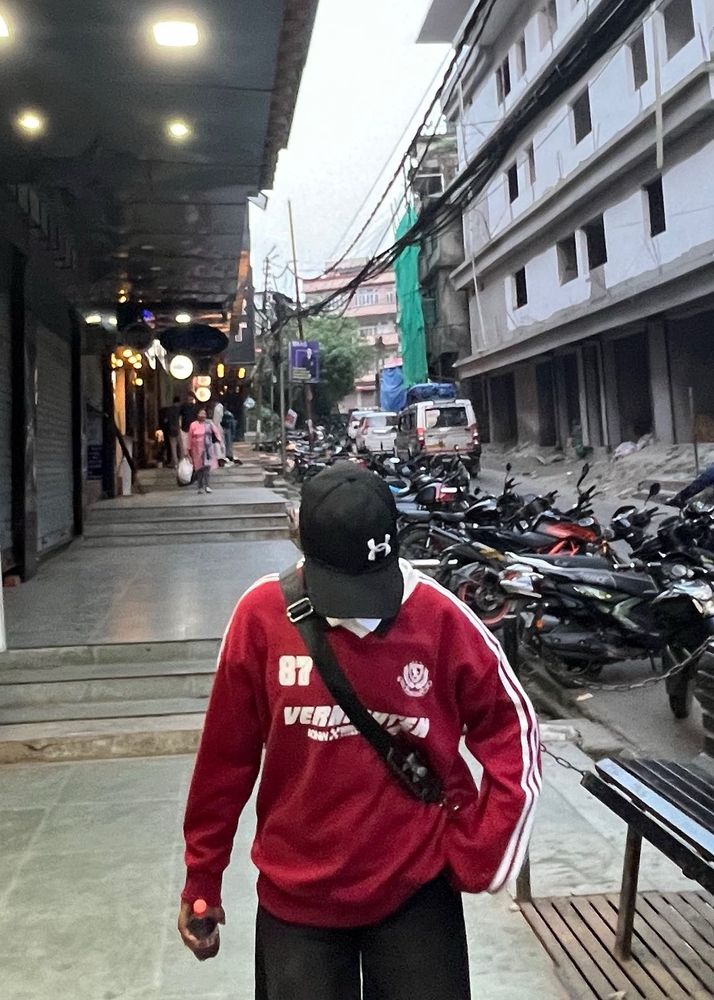 Stylish Red &amp; White Pullover