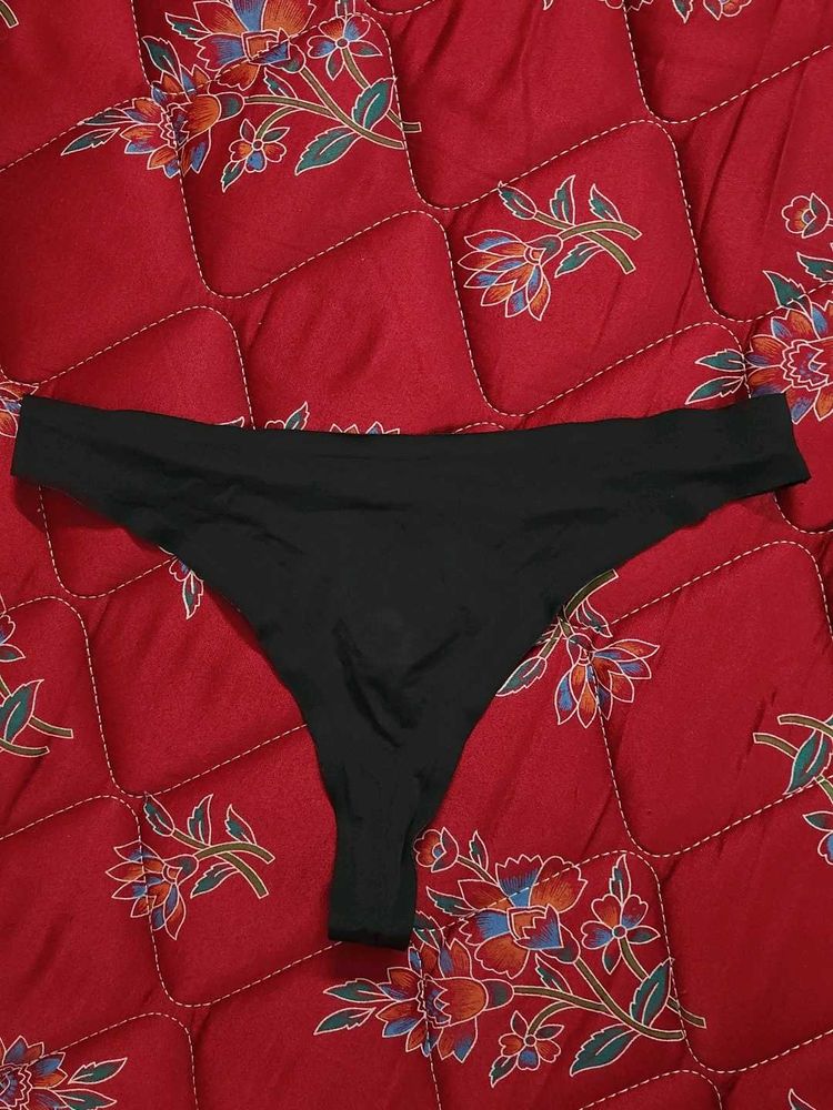 Black Thong - 32