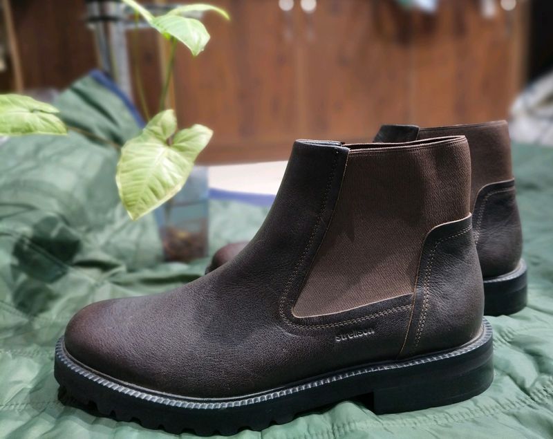 Stylish Brown Chelsea Boots