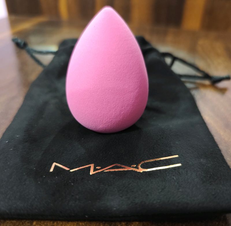 Mac Beauty Blender With Pouch