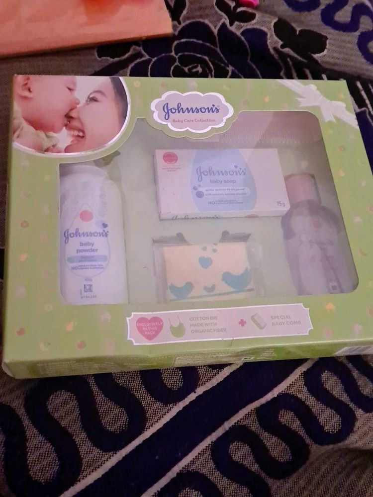 Johnson&#39;s Baby Care Set