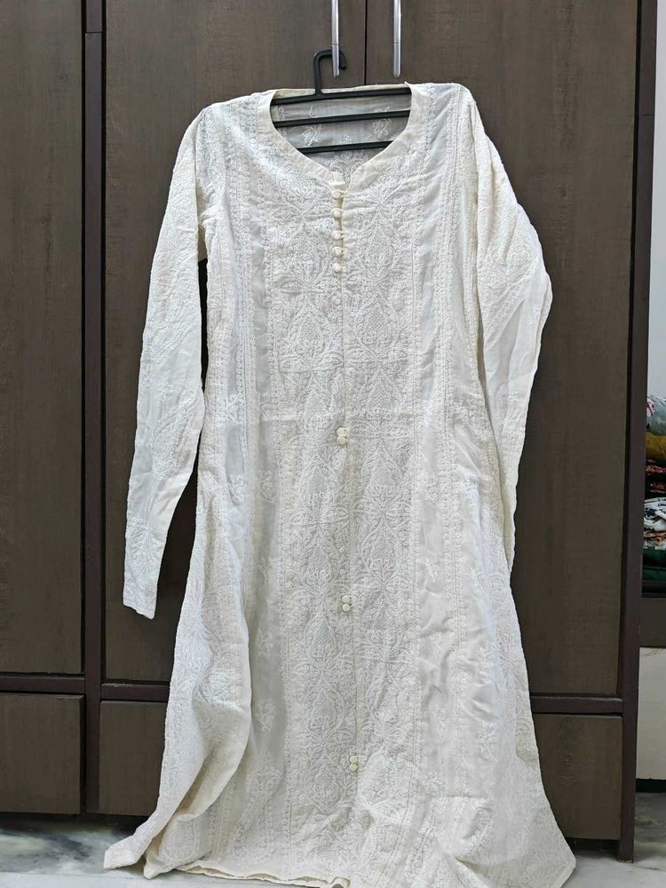 Elegant White Embroidered Kurta