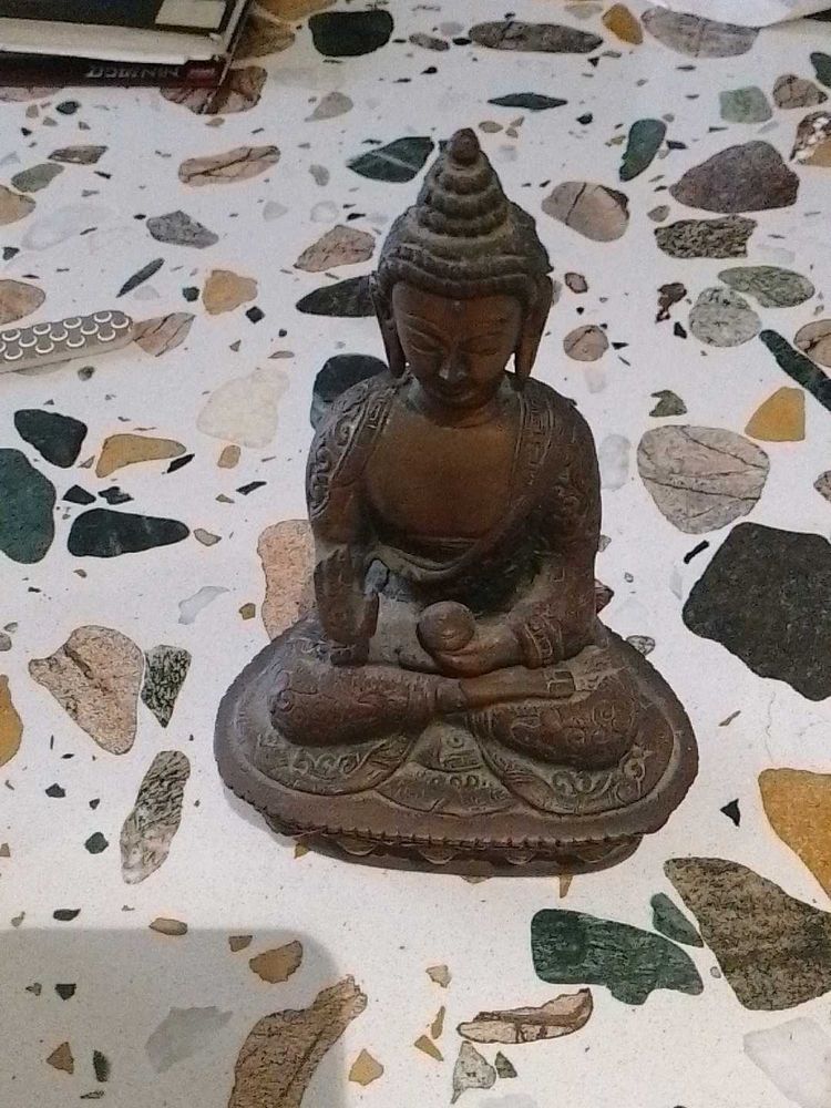 Buddha Showpiece