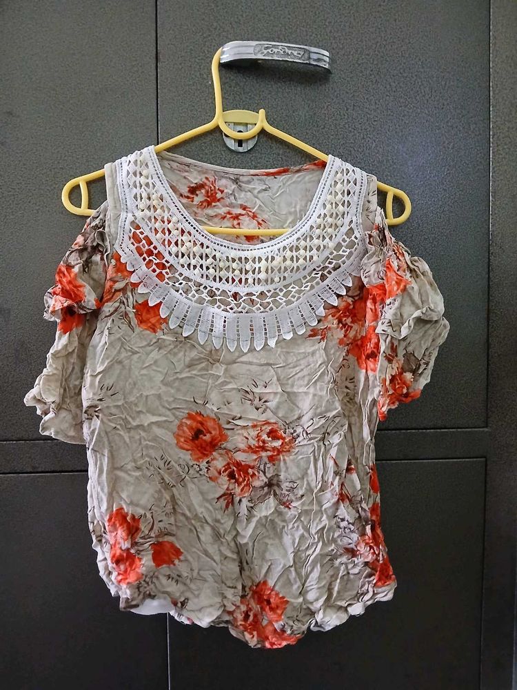 Floral Cold Shoulder Top With Free Gift