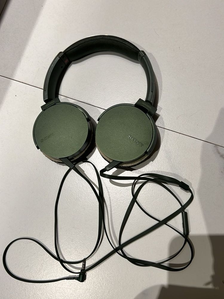 Sony Headphones original Model MDR-XB550