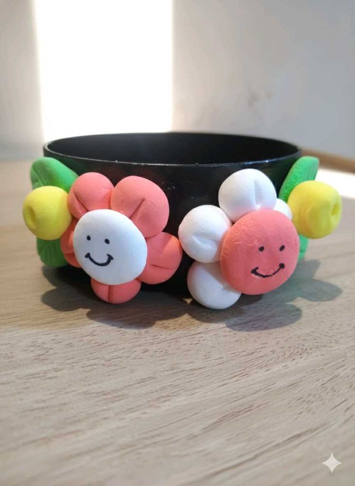 Cute Smiley Flower Desk Organizer or trinket tray