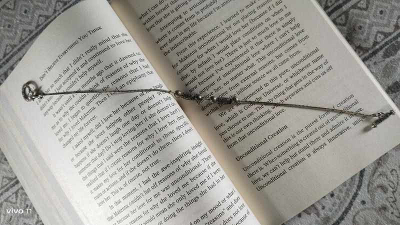 silver-toned Anklet