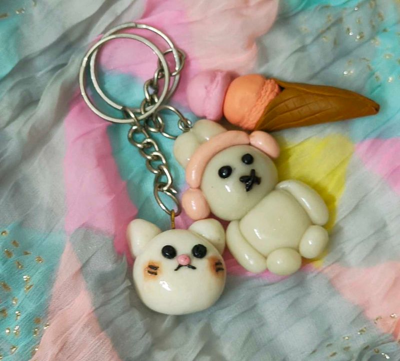 🍦🐻🐾 Cuteness On-the-Go – Handmade Keychain Comb
