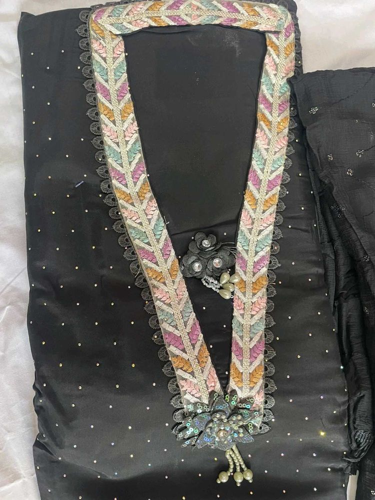 Embroidered Kurta Set