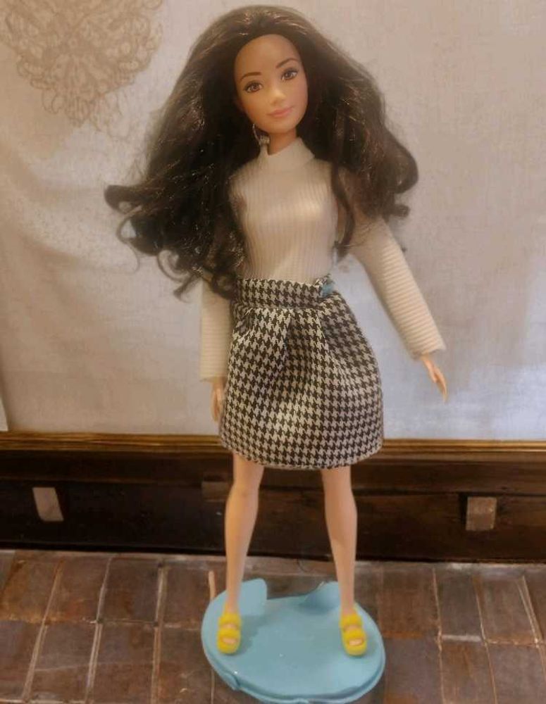 Barbie Fashionista Doll In Mint Condition