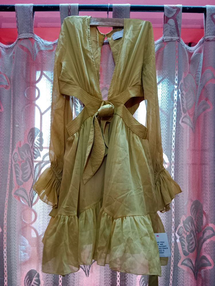 Deep Cut Long Sleeves