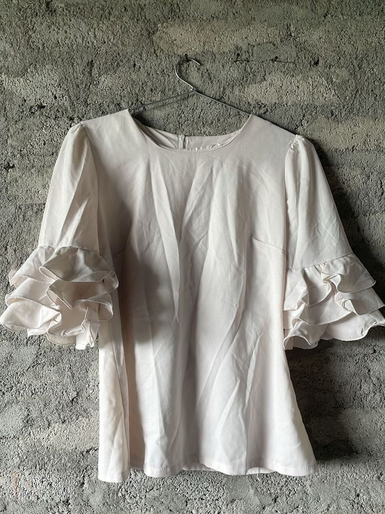Frilly Sleeve Detail Top