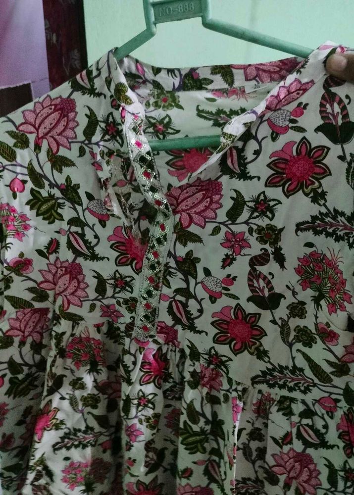A Floral Print Top