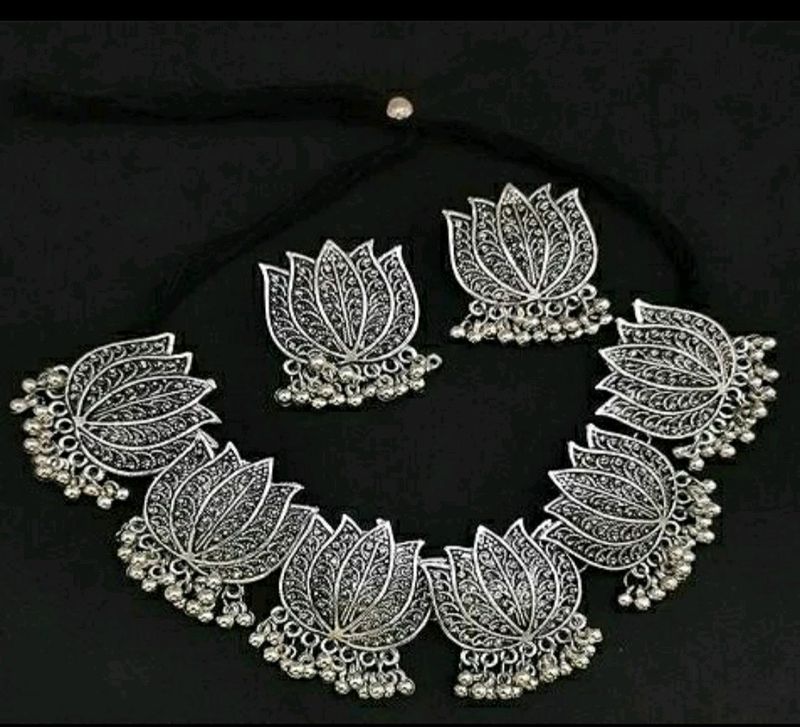 Lotus Necklace Set